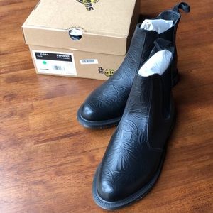 NWB Dr Martens Doc Martens Flora women’s boot 9